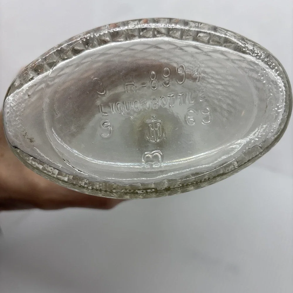 Vintage Anchor Hocking Bourbon Decanter Glass Diamond Cut 1969 Barware Accessory